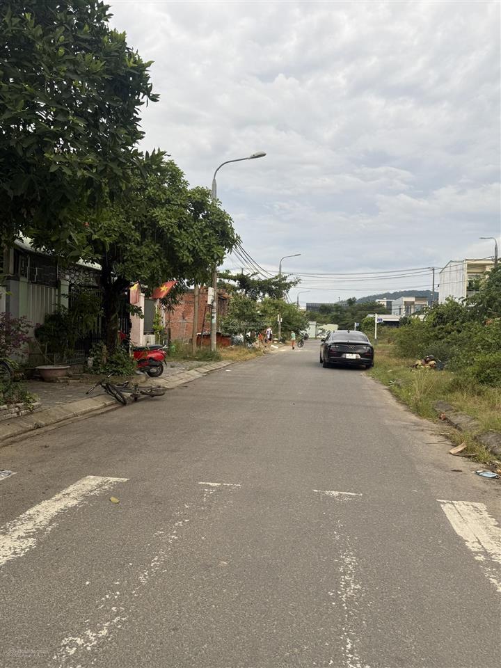Giá rẻ, sạch sẽ, tđc hòa liên 5, view trường học, gần nguyễn tất thành