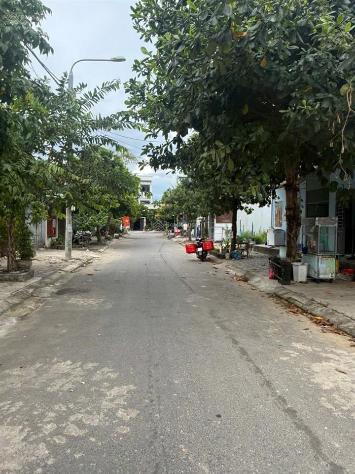 Chỉ 3 tỷ 300  lô thạch sơn 3, sạch đẹp, cách chợ 150m, gần 2 chung cư