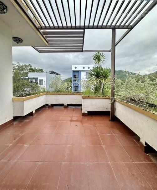 Biệt thự 3 tầng giá hời, vị trí đẹp đường 7m5 khu cán bộ bộ đội 532, hòa khánh