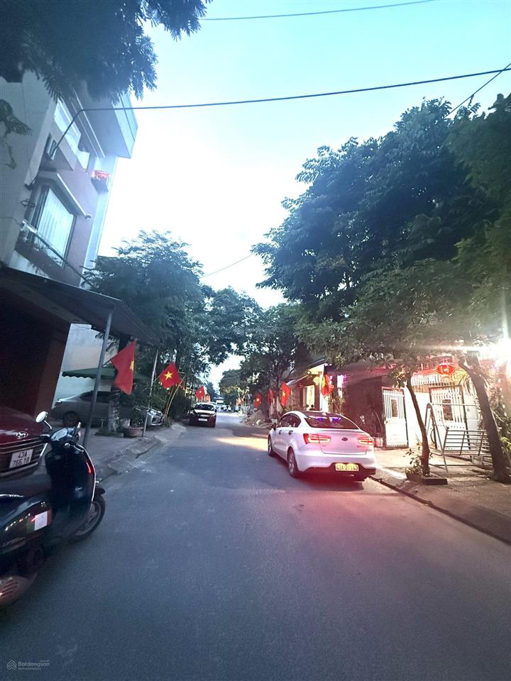Nhà mt giáp văn cương, nhà đang mới, chỉ xách vali vào ở, đường 5m5, cách biển 100m