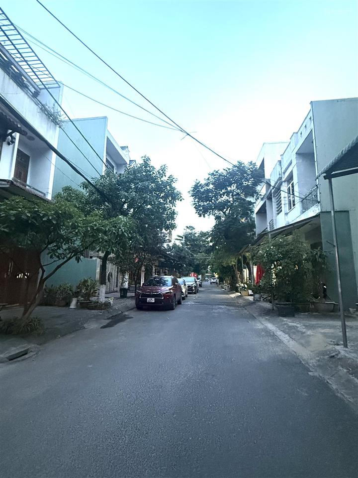 Nhà mt giáp văn cương, nhà đang mới, chỉ xách vali vào ở, đường 5m5, cách biển 100m