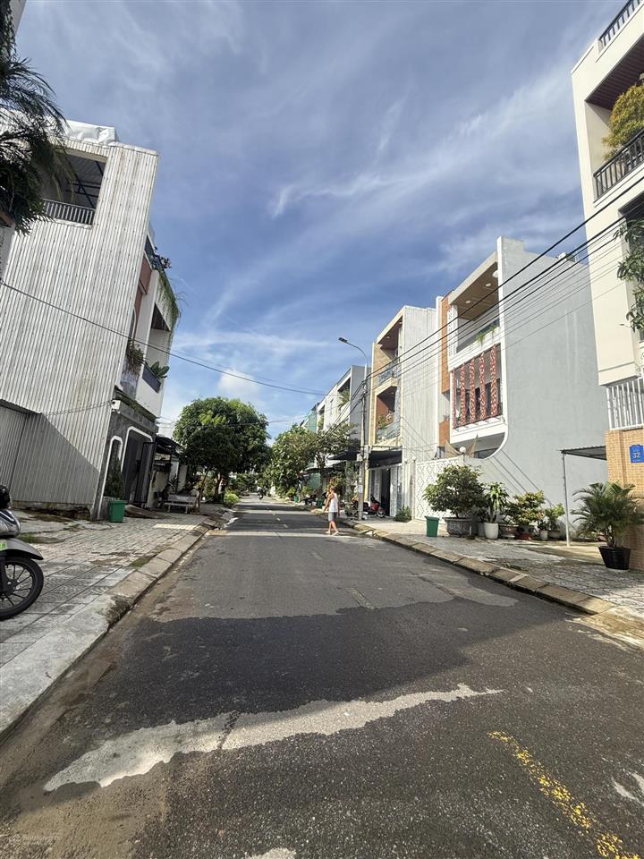 Cc bán lô hòa phú 3, sát nguyễn sinh sắc, ra biển 2p, giá nhỉnh 5 tỷ