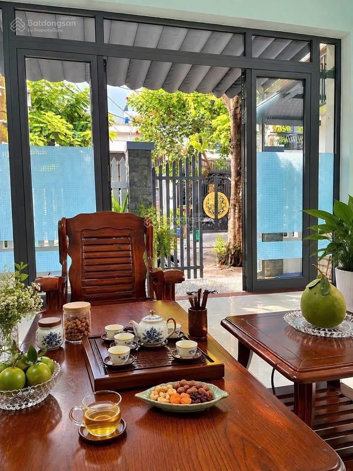 Nhà gác lửng đường 5m5 lê văn sĩ, hoà minh, giá 4 tỷ x