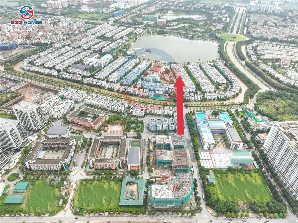 Bán căn hộ chung cư view vinhomes, 4,8 tỷ, 49,7m2, 1pn, 2wc, long biên, hà nội