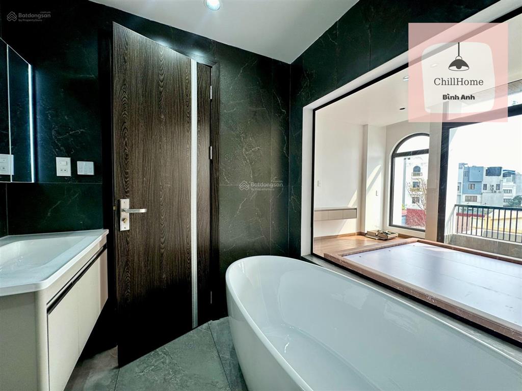 Tuyệt phẩm thiết kế hiện đại 80m2 mặt đường khu lê chân  aeon  thang máy