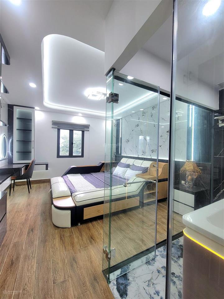 Hơn 6 tỷ  4m x 15,5m  5 tầng thang máy  gara ô tô  xe tải đậu cửa