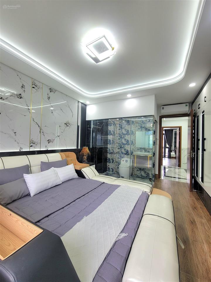 Hơn 6 tỷ  4m x 15,5m  5 tầng thang máy  gara ô tô  xe tải đậu cửa