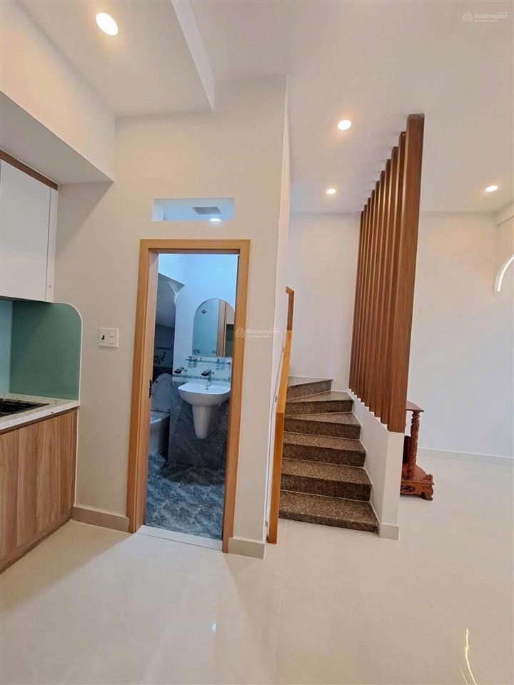 Nhà võ văn ngân, đường 10 p . thủ đức
đường oto 4 chổ vào dc. hẻm thông. sát vincom thủ đức