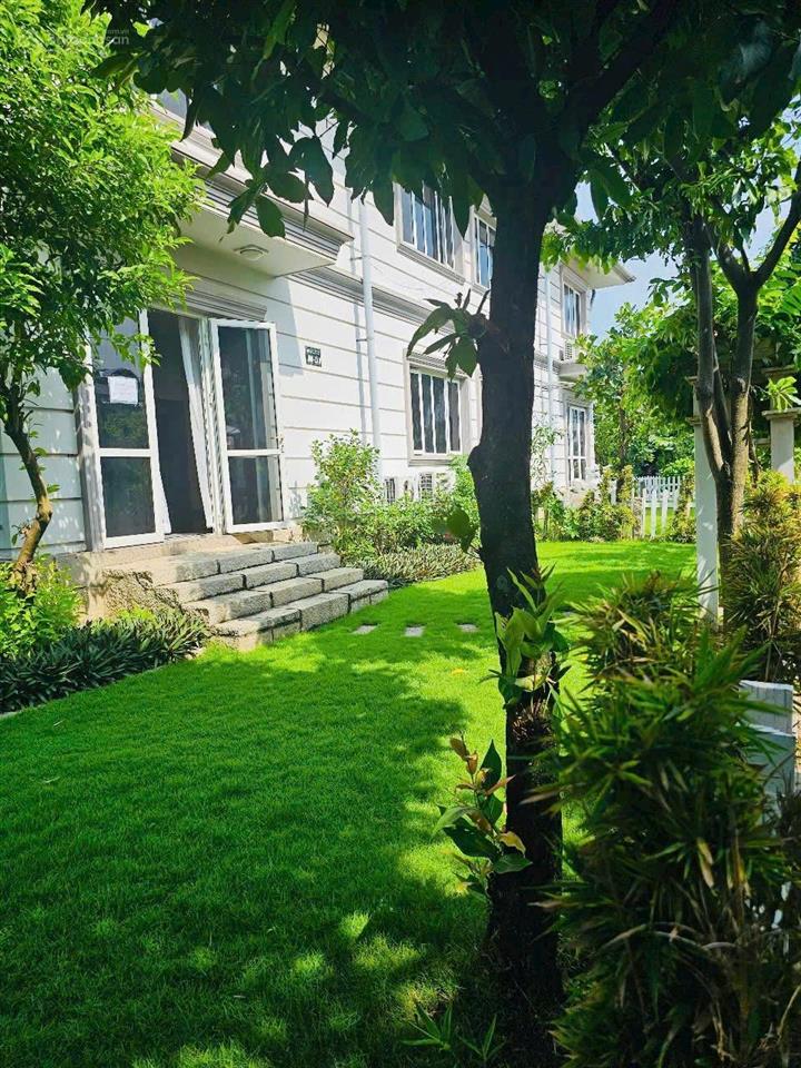 Cho thuê biệt thự sân vườn 300m2 garden home hiệp bình phước sát vạn phúc city