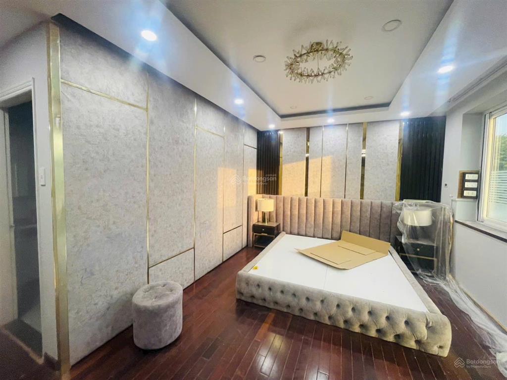 Cho thuê biệt thự sân vườn 300m2 garden home hiệp bình phước sát vạn phúc city