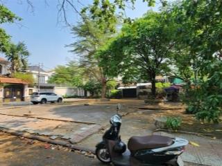 Cho thuê biệt thự kiểu pháp góc 2 mặt tiền ngay sau gigamall,có gara oto,ngang 12m đường xe tải