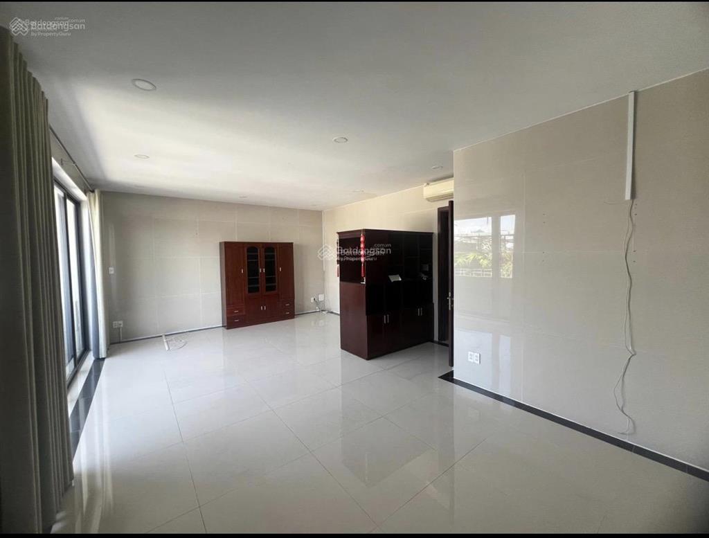 Siêu phẩm biệt thự ven sông,gần tttm gigamall,hầm 4 tầng,có thang máy,đường tải,sẵn nội thất