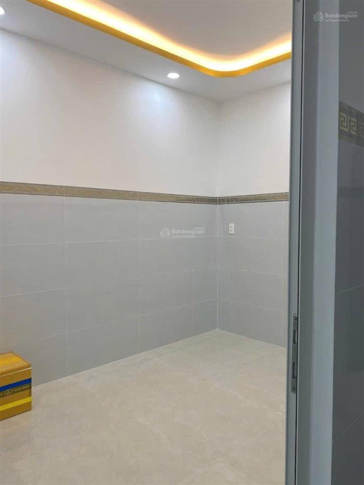 Nhà nguyên căn hẻm xe hơi , trục kha vạn cân, ngay trường cao đẳng công nghệ tphcm, sân oto