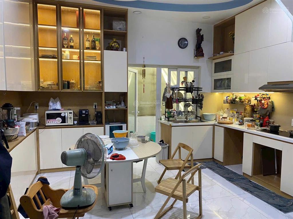 Cho thuê nhà nguyên căn đường 22 linh đông,hẻm xe hơi,4pn sẵn nội thất, gần phạm văn đồng