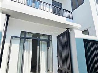 Bán nhà khu bên sônghiệp bình chánh gần gigamall,ngang 8,2m cực hiếm,cách phạm văn đồng chỉ 200m