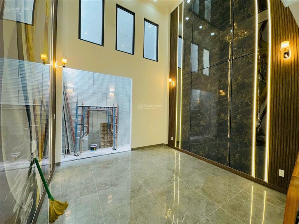 Siêu phẩm nhà nguyên căn hẻm xe hơi ngay cổng đinh thị thi, thông qua vạn phúc city, sẵn máy lạnh