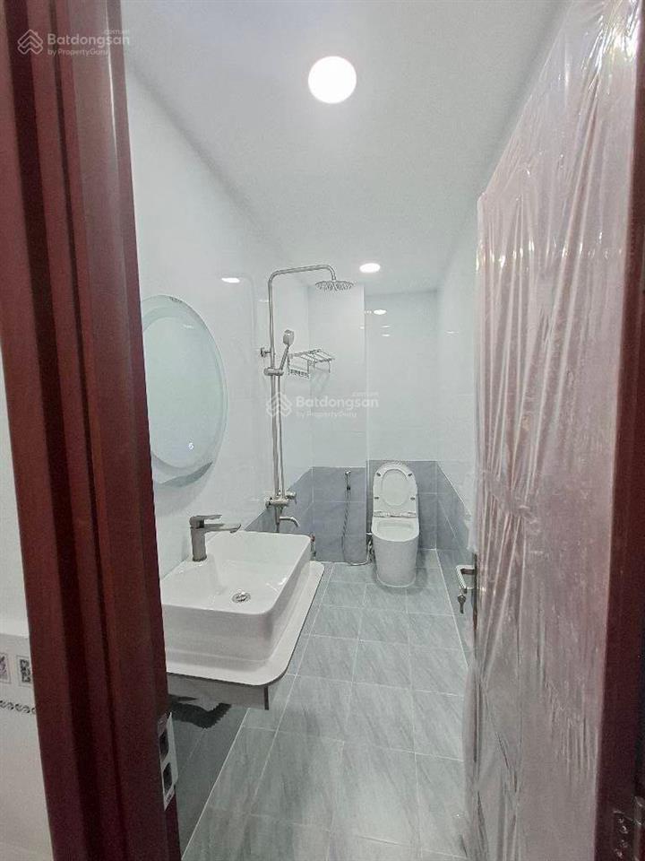 Bán nhà kdc nam hùng vương , bình tân đường 8m , dt 4x16 . giá chỉ 8.3 tỷ