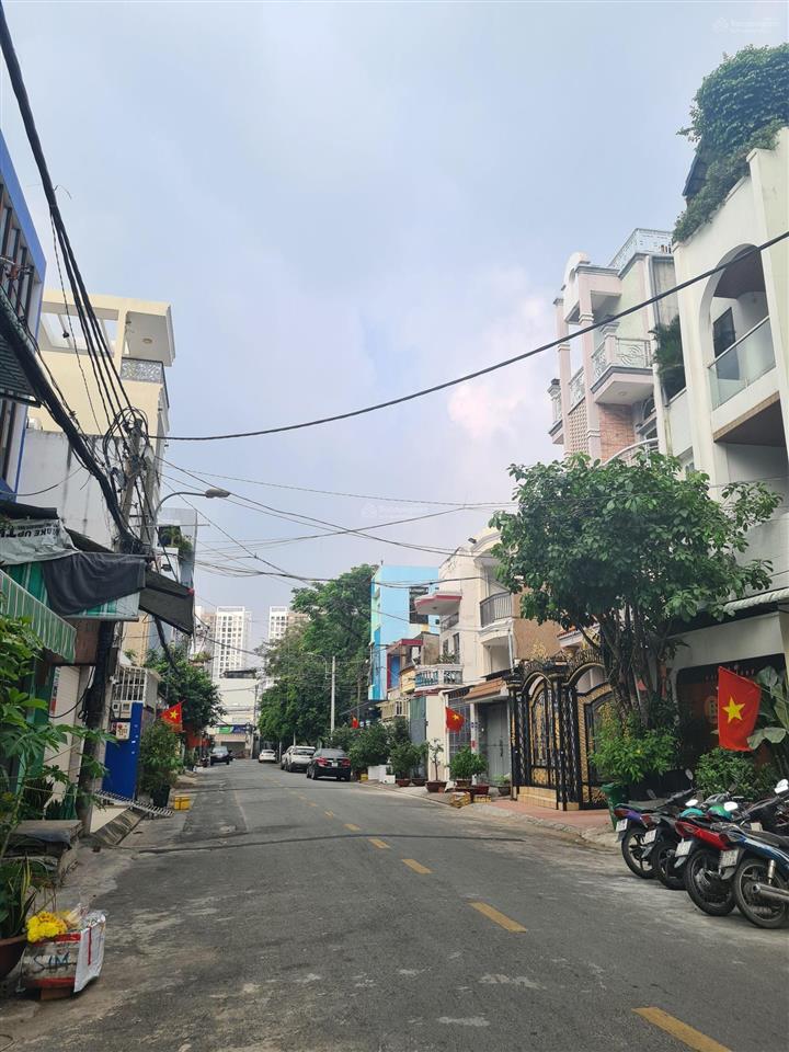 5.65 tỷ hxh khu tô hiệu, 4.3x13m vuông vức không lg, 2 tầng btct