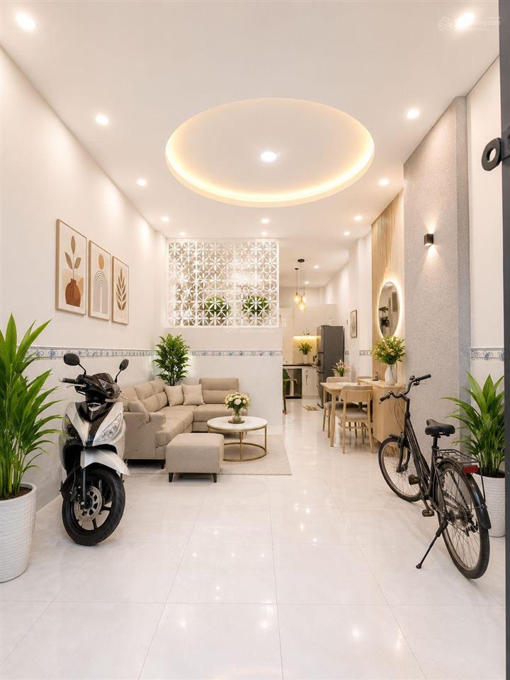 Nhà chính chủ 737 lạc long quân 4.4x10m 2 tầng đúc thật chỉ 4.59 tỷ