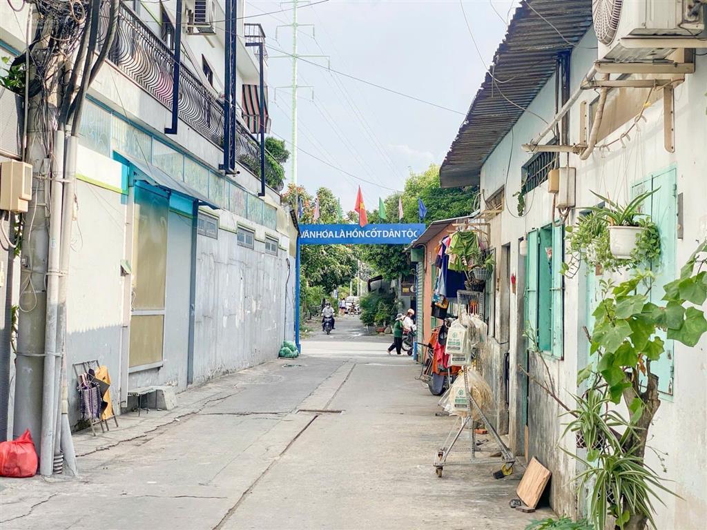 Nhà hxh ngay đầu nguyễn sơn, lũy bán bích 4x13m 3pn chỉ 5 tỷ trung học