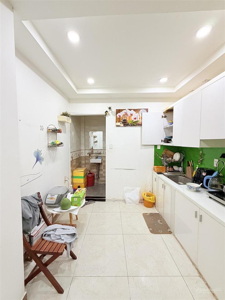 Bán nhà tô hiến thành, q10, sát mặt tiền 30m đúc 3 tầng 3 phòng ngủ, giá chào 5,65 tỷ thương lượng