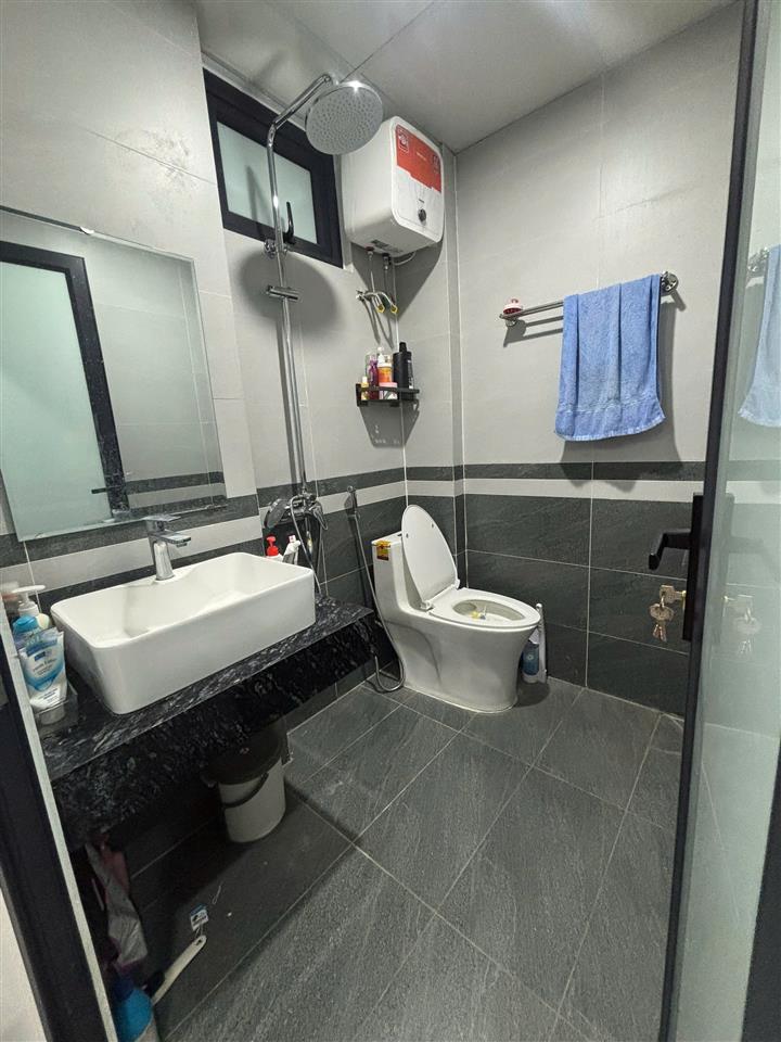 MÌNH CẦN PASS NHANH PHÒNG TRONG NHÀ 5 TẦNG – NGÕ 296 MINH KHAI, PHƯỜNG MAI ĐỘNG, QUẬN
