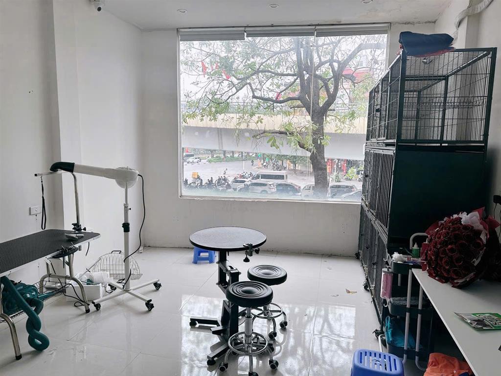CHO THUÊ CẢ NHÀ MẶT PHỐ SỐ 143 NGUYỄN CHÍ THANH - LÁNG HẠ - ĐỐNG ĐA - HÀ NỘI.