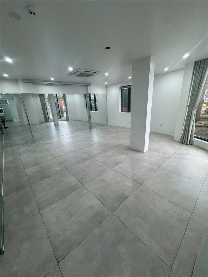 CHÍNH CHỦ CHO THUÊ TÒA NHÀ TẦNG 1 ĐẾN TẦNG 4 CÓ VỊ TRÍ ĐẸP TẠI TRẦN DUY HƯNG, PHƯỜNG YÊN