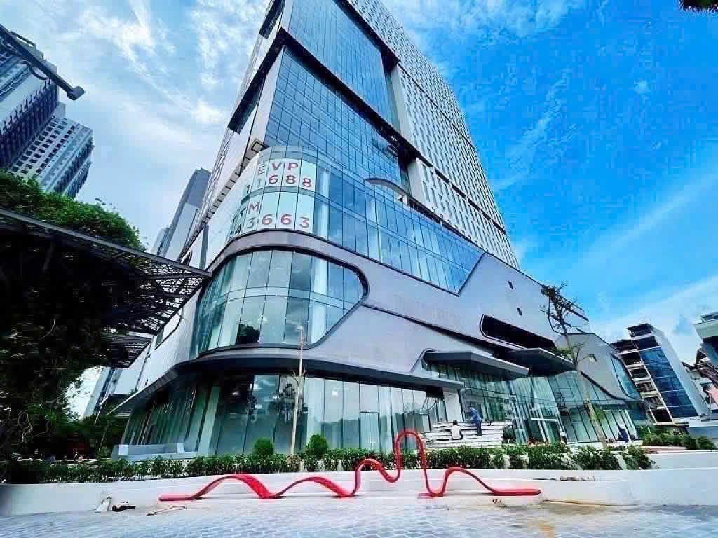CHÍNH CHỦ BÁN HOẶC CHO THUÊ TOÀ VĂN PHÒNG và TRUNG TÂM THƯƠNG MẠI CHUẨN HẠNG A ,NGAY