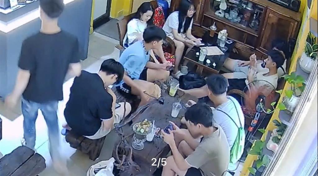 CHÍNH CHỦ SANG NHƯỢNG QUÁN COFFEE ĐẸP – CĂN GÓC 2 MẶT TIỀN TẠI PHƯỜNG MAI DỊCH, QUẬN CẦU