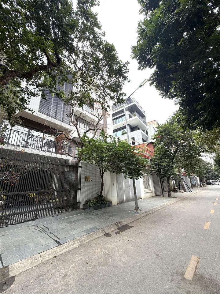 Hàng hiếm giang biên giá đầu tư , dt 140m2 mt 7m, vỉa 3 oto tránh kinh doanh.