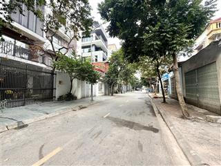 Hàng hiếm giang biên giá đầu tư , dt 140m2 mt 7m, vỉa 3 oto tránh kinh doanh.