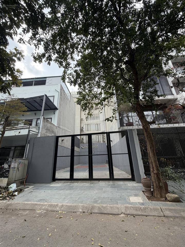 Hàng hiếm giang biên giá đầu tư , dt 140m2 mt 7m, vỉa 3 oto tránh kinh doanh.