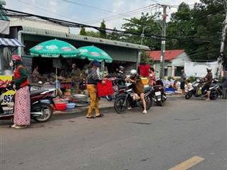 Chính chủ bán gấp lô đất đường nhựa, ngay trung tâm, vị trí đẹp, tại khu phố bến tượng, giá tốt