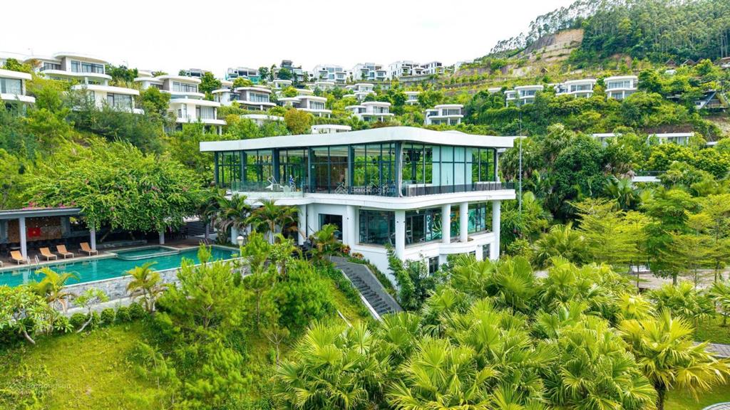Bán bt tại ivory villas & resort, 6,8 tỷ, 400m2, 4pn, 6 wc, pháp lý đầy đủ, nhận nhà ngay