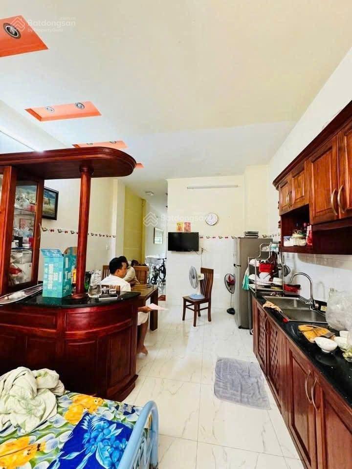 Cô hai bán nhanh nhà kd làm đẹp giá 900tr (bao thuế phí sang tên)