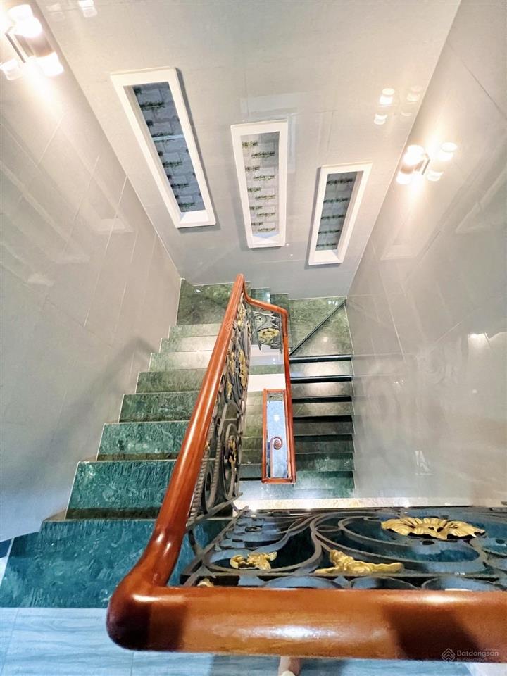 Bán nr đẹp tại mã lò, 8,2 tỷ, 107m2, 3pn + 4wc, nhiều tiện ích