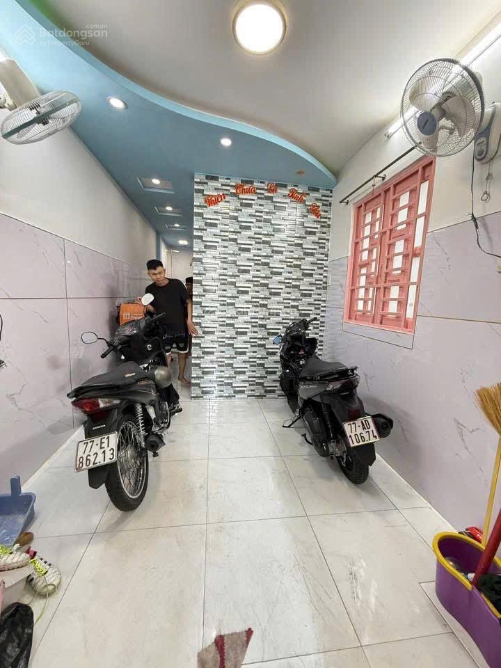 Bán nhà bùi thế mỹ p10 tân bình 3 tầng 3pn giá chỉ 3.35 tỷ có thu nhập 7.5tr/tháng