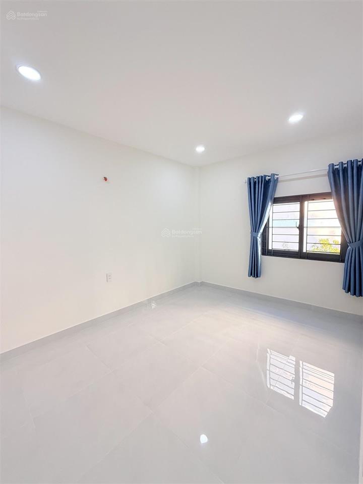 Giảm sốc 510 triệu chỉ còn 4,09 tỷ nhà đẹp gần ga t3 sân bay tân sơn nhất