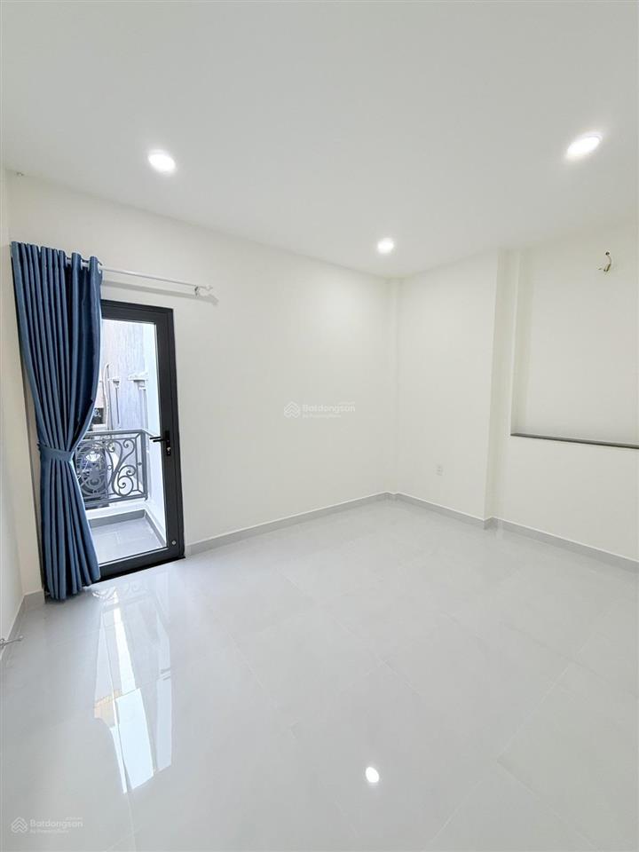 Giảm sốc 510 triệu chỉ còn 4,09 tỷ nhà đẹp gần ga t3 sân bay tân sơn nhất