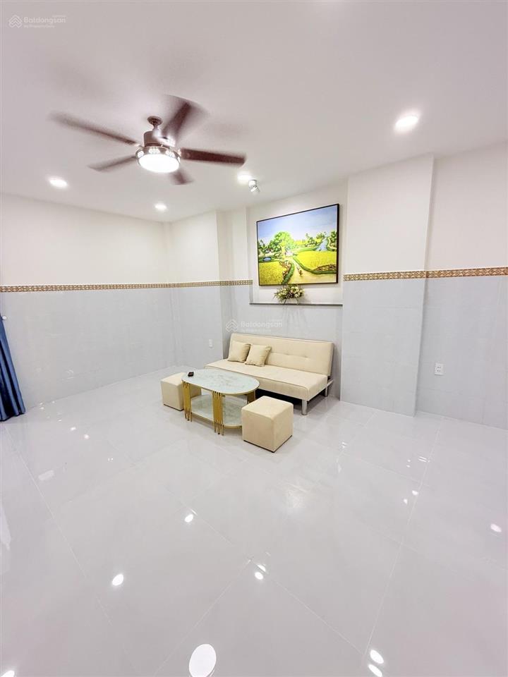 Giảm sốc 510 triệu chỉ còn 4,09 tỷ nhà đẹp gần ga t3 sân bay tân sơn nhất