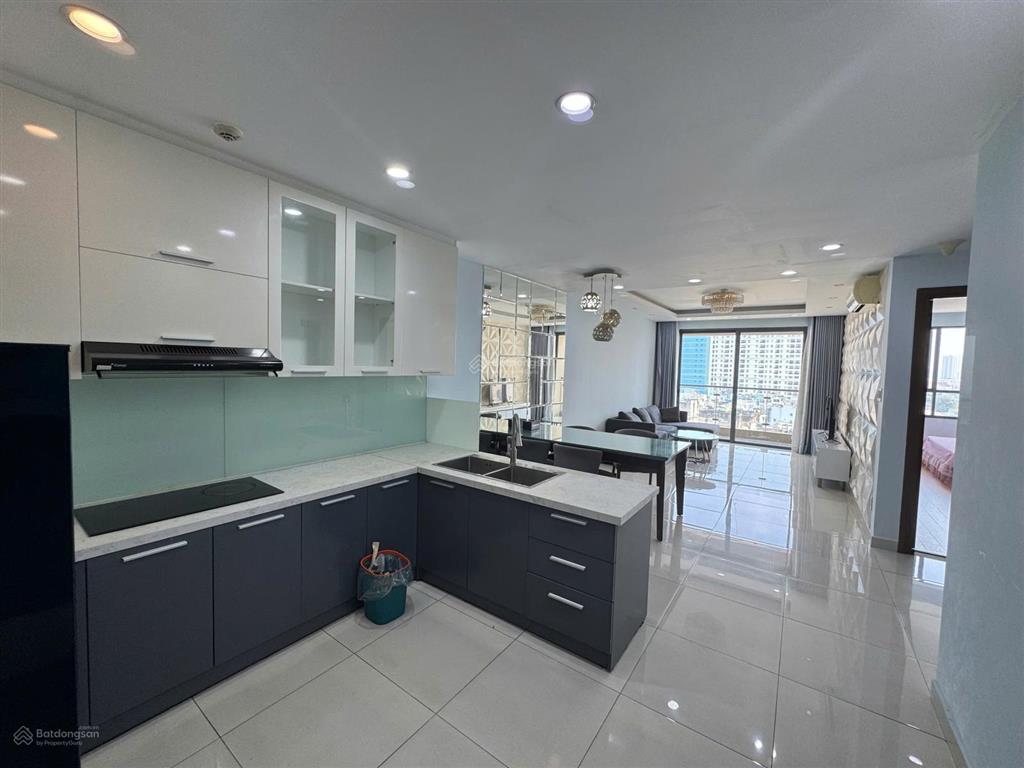 Cho thuê ch 2pn 2vs tại the gold view, bến vân đồn, q4, 18 triệu, 90m2