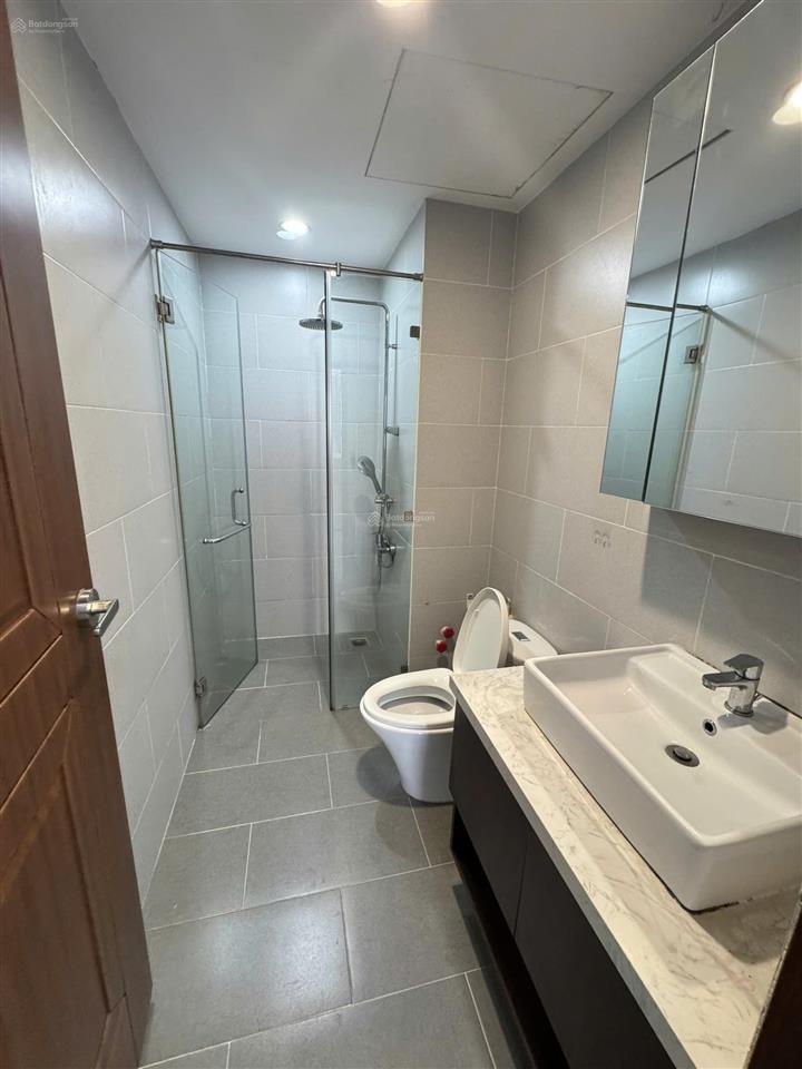 Cho thuê ch 2pn 2vs tại the gold view, bến vân đồn, q4, 18 triệu, 90m2