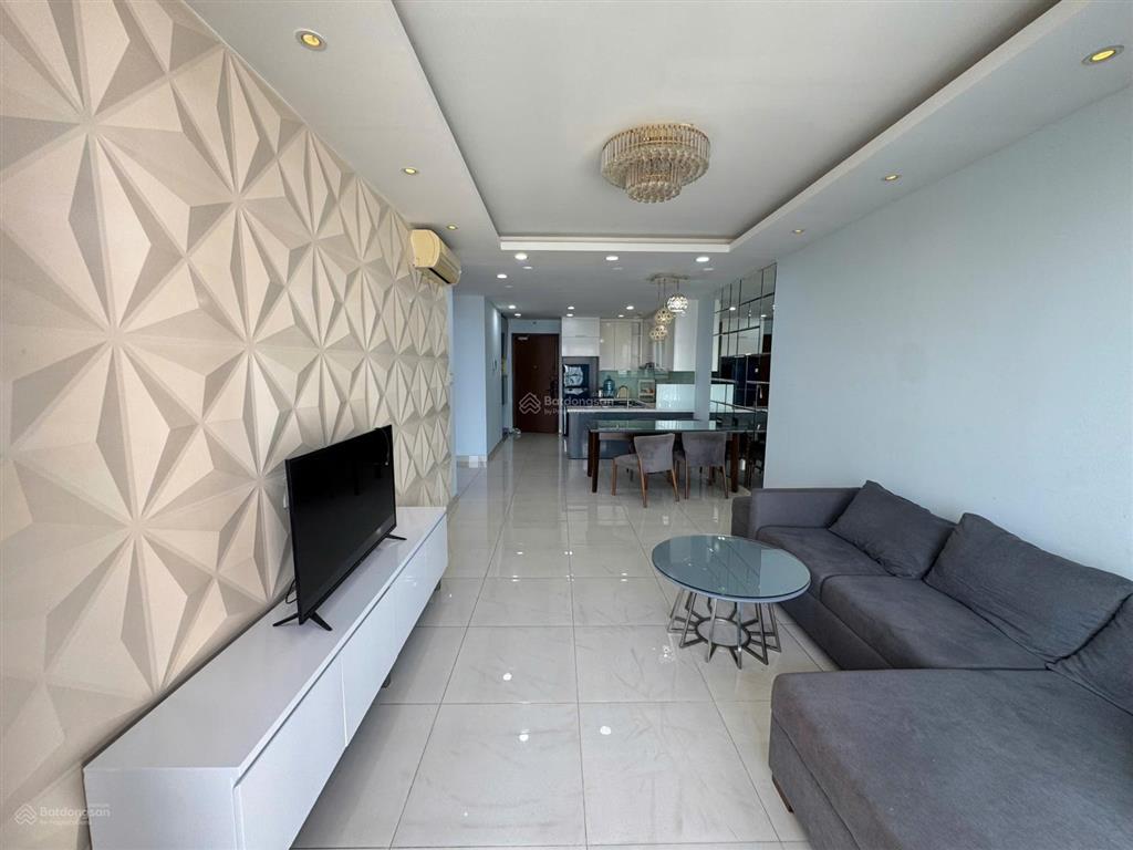 Cho thuê ch 2pn 2vs tại the gold view, bến vân đồn, q4, 18 triệu, 90m2