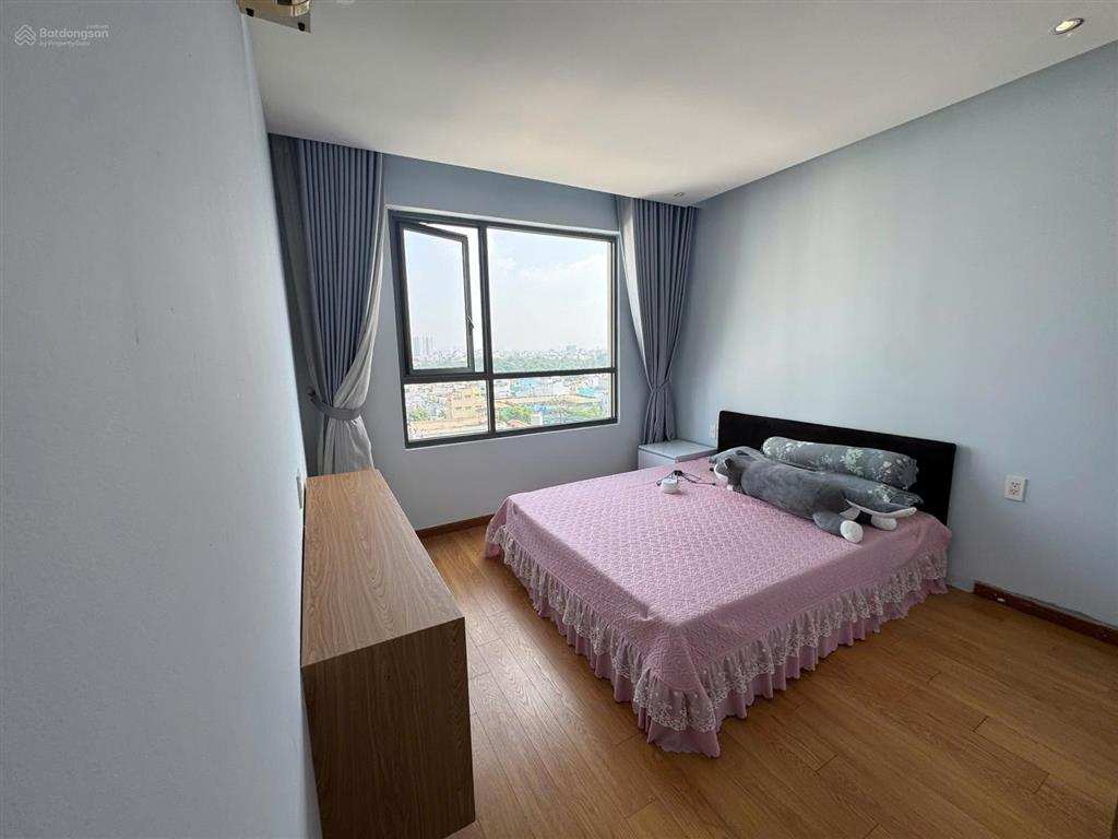 Cho thuê ch 2pn 2vs tại the gold view, bến vân đồn, q4, 18 triệu, 90m2