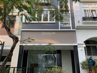 Bán nhà mặt phố hưng gia  pmh, q7, tp. hcm. giá chỉ 30,5 tỷ. có thang máy.  0981 934 ***