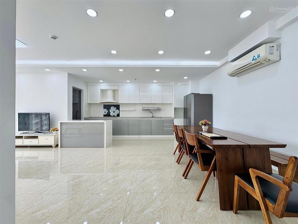 Căn hộ 3pn, 2wc 130m2 tại green valleyhcm. full nội thất, có ô xe. giá chỉ 9,95tỷ.  0981 934 ***