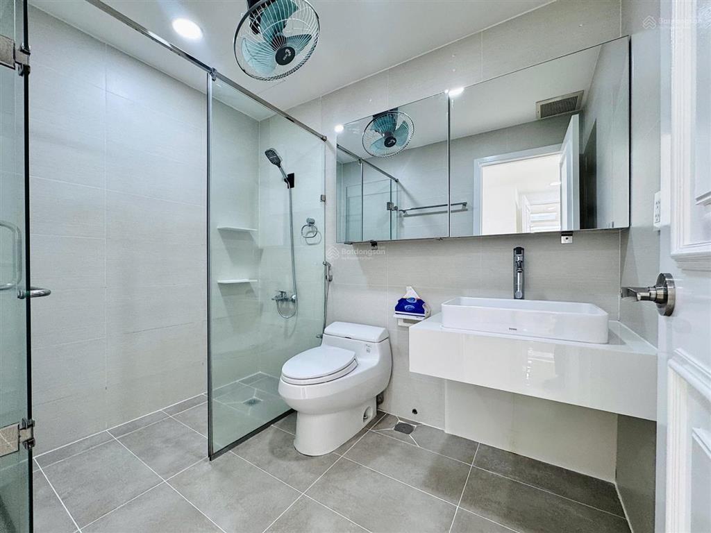 Căn hộ 3pn, 2wc 130m2 tại green valleyhcm. full nội thất, có ô xe. giá chỉ 9,95tỷ.  0981 934 ***