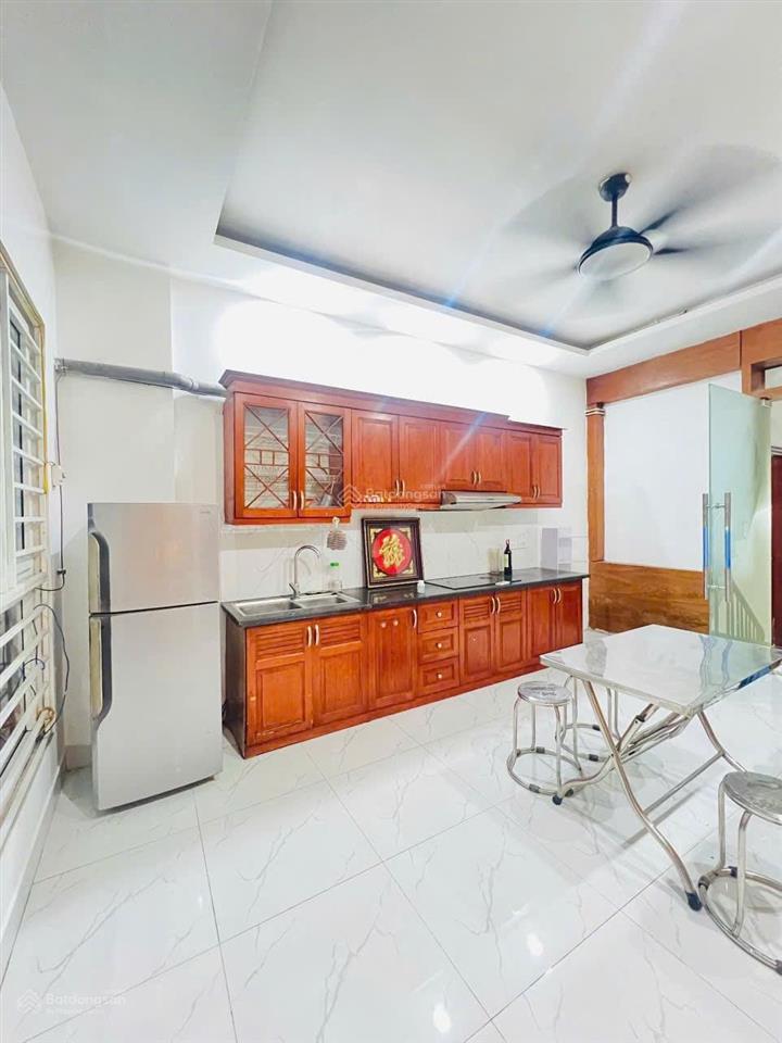 Bán nhà phạm văn đồng, mai dịch, 30m2x5 tầng, tiện kinh doanh. 9.5 tỷ