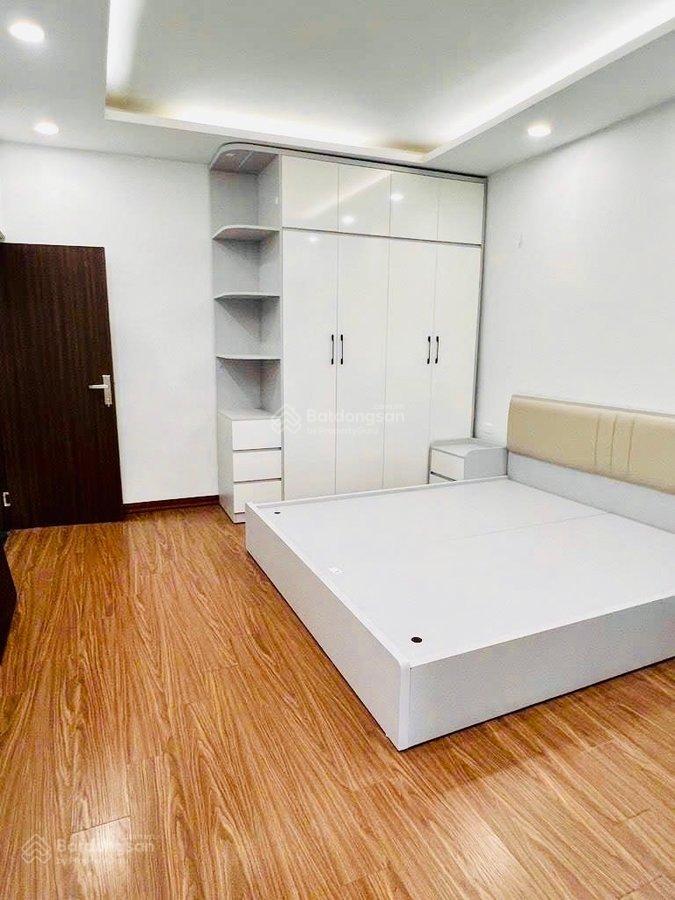 Bán căn hộ tập thể ngõ 26 doãn kế thiện, 90m2, lô góc, 3 ngủ, full nội thất. 4.5 tỷ